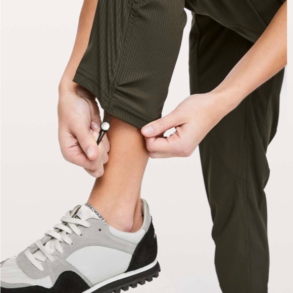 LULULEMON DANCE STUDIO CROP 25” DARK OLIVE SIZE 2 - Picture 5 of 10